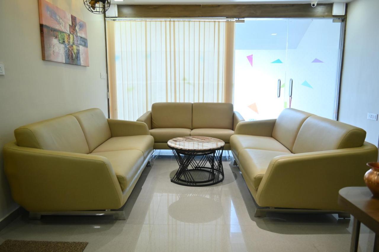 Hotel Royal Ican Sindhubhavan Road Ahmedabad Exterior photo