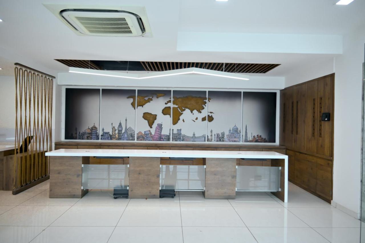 Hotel Royal Ican Sindhubhavan Road Ahmedabad Exterior photo